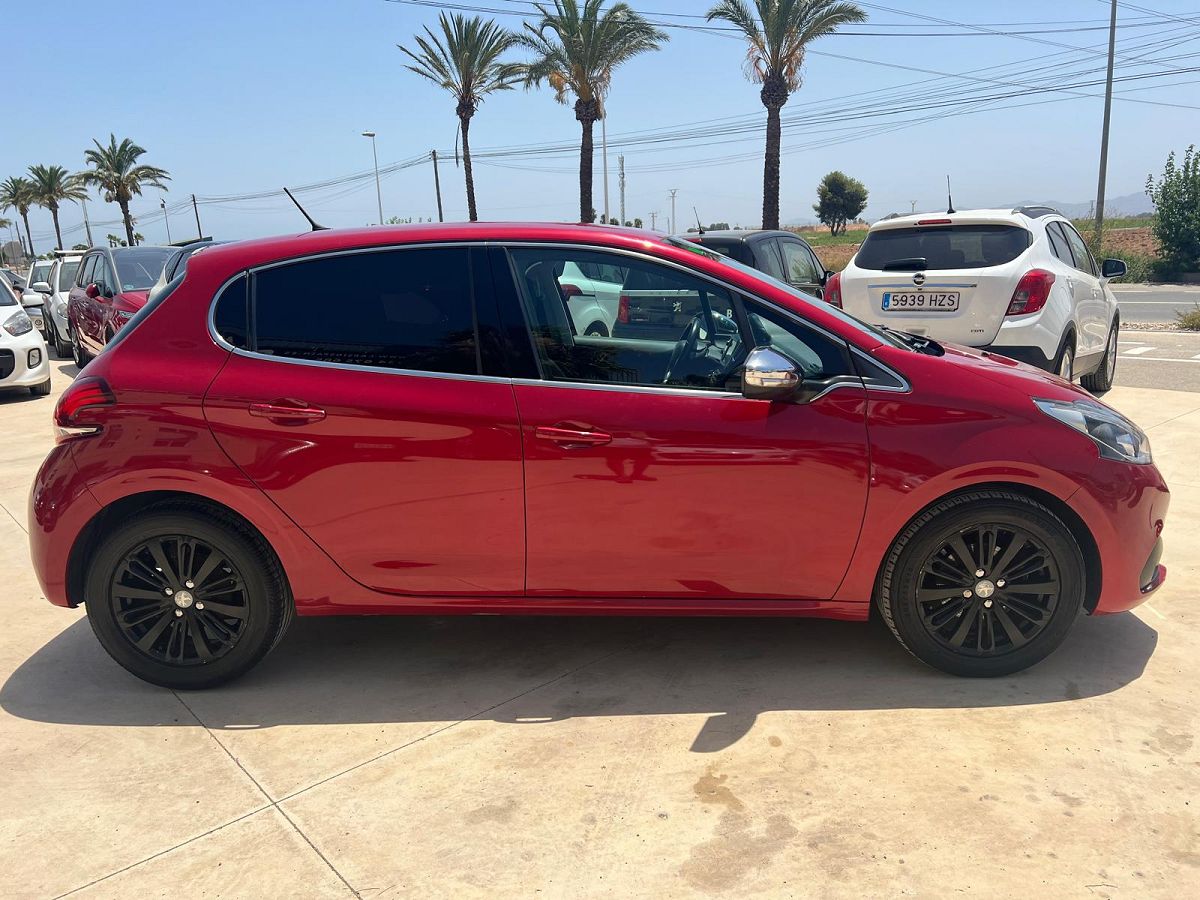 PEUGEOT 208 ALLURE 1.2 PURETECH SPANISH LHD IN SPAIN 80000 MILES STUNNING 2017